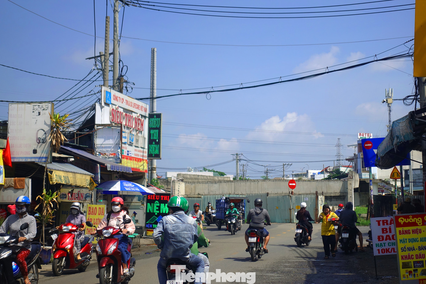 UBND TPHCM sau đó đã quyết định dừng hợp đồng BOT để chuyển sang hình thức đầu tư công. Cuối năm 2022, HĐND TPHCM đã thông qua sử dụng hơn 491 tỷ đồng để hoàn thiện cầu Tân Kỳ - Tân Quý.