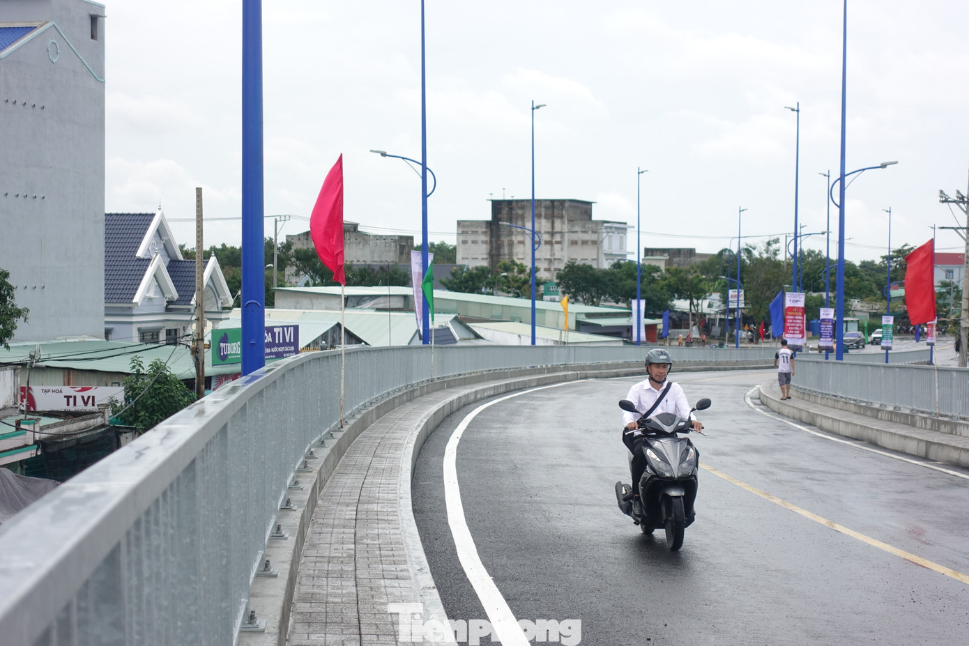 Dự án đầu tư xây dựng cầu Vàm Sát 2 có tổng mức đầu tư 343 tỷ đồng, trong đó, chi phí xây lắp 247 tỷ đồng và chi phí bồi thường giải phóng mặt bằng và di dời hạ tầng kỹ thuật là 25 tỷ đồng.