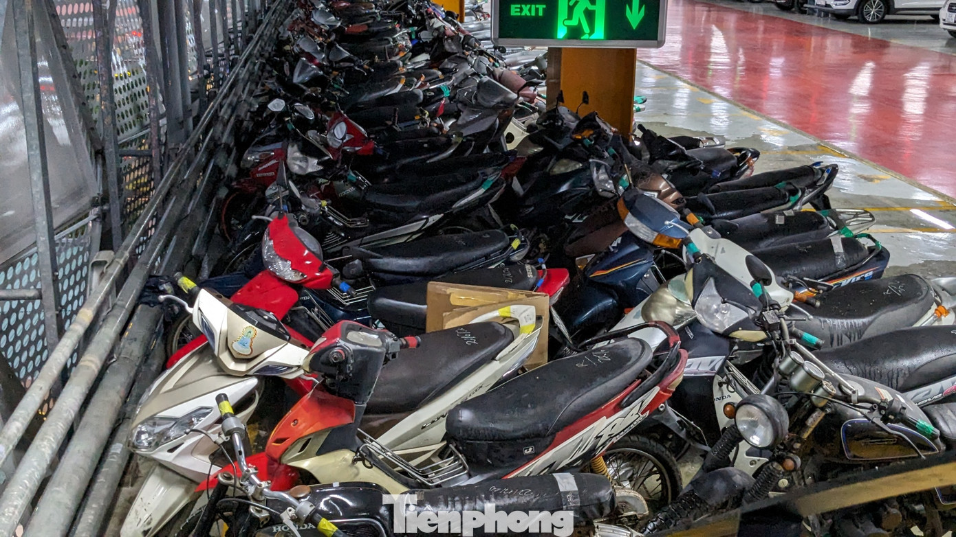 Trong khi đó, kể từ năm 2016 đến nay, nhà xe TCP - Cảng HKQT Tân Sơn Nhất hiện có gần 700 xe máy quá hạn mà người gửi không đến nhận.