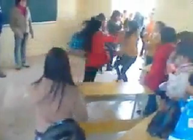 Trận ấu đả xảy ra ngay trong lớp học.