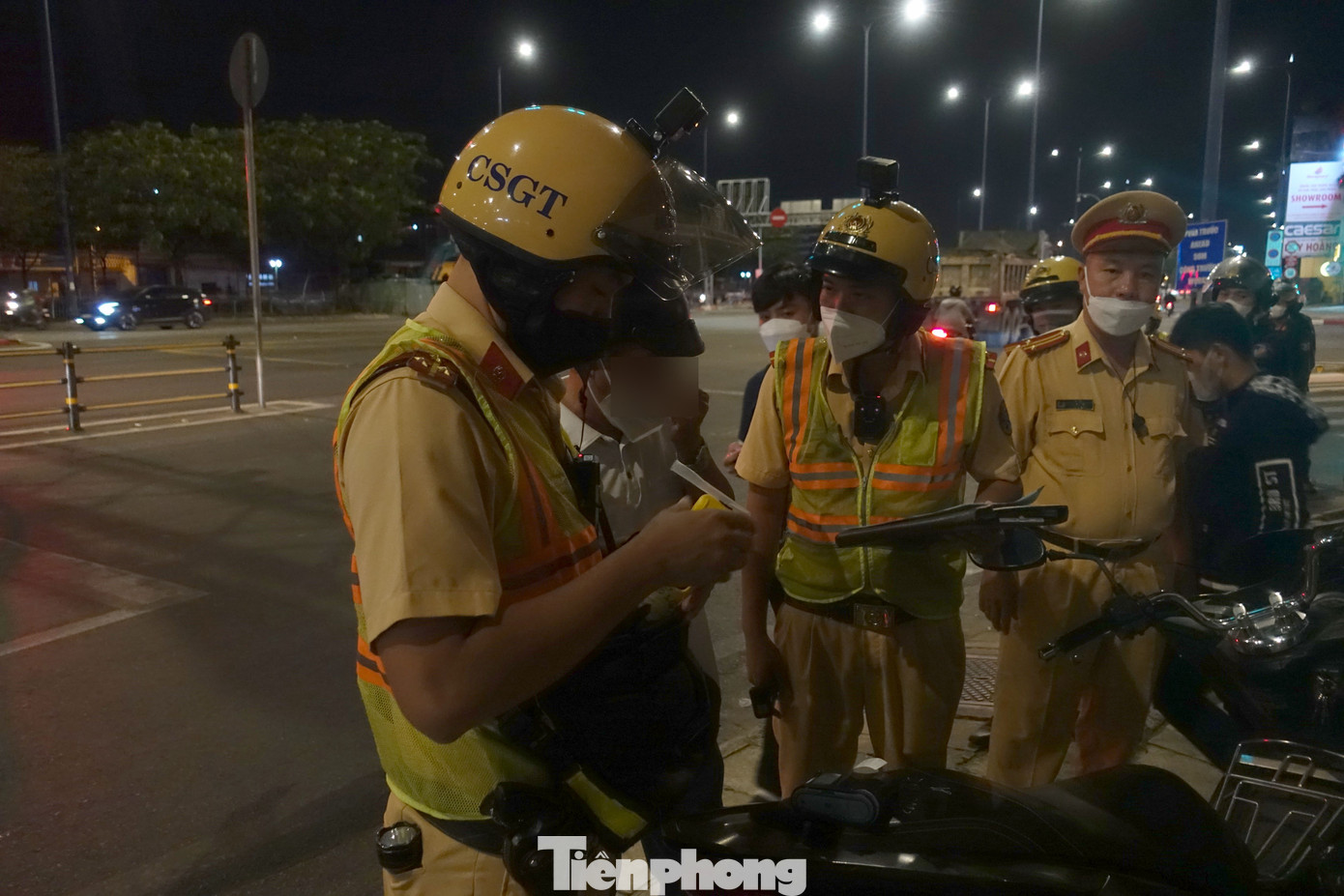 Theo đại diện đội CSGT Chợ Lớn, việc điều khiển phương tiện giao thông sau khi uống rượu bia là hành vi nguy hiểm và bị xử phạt rất nặng nhưng hiện nay vẫn còn rất nhiều người vi phạm, coi thường tính mạng, an toàn của chính mình và cộng đồng. Do đó, Công an TPHCM đang tăng cường kiểm tra, kiên quyết xử phạt nghiêm các vi phạm.