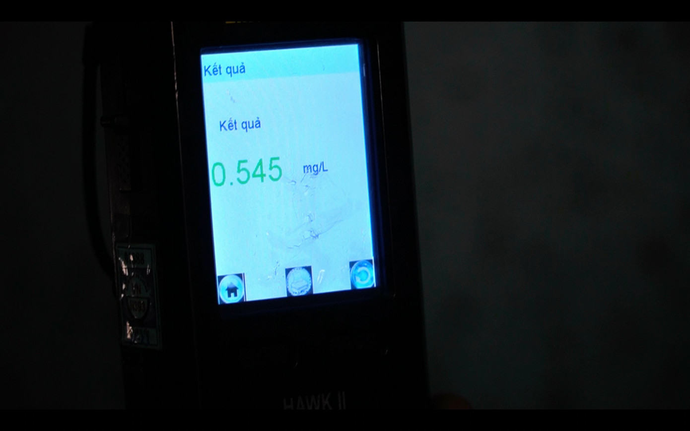 Lúc này máy hiện kết quả 0,545 mg/lít khí thở, đây là mức vi phạm rất cao. Lúc này máy hiện kết quả 0,545 mg/lít khí thở, đây là mức vi phạm rất cao.