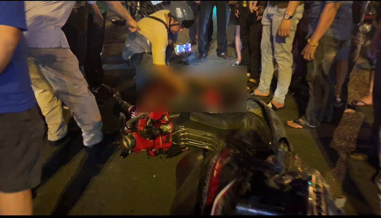 Hiện trường vụ tai nạn trên đường Phạm Văn Đồng. Ảnh: H.N