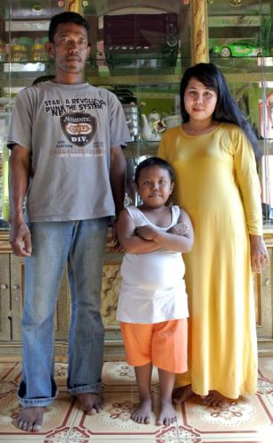 Aldi đã trở lại như những đứa trẻ bình thường bên gia đình