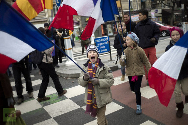 800.000 người đã tham gia biểu tình phản đối dự luật này