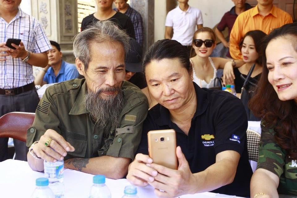 Danh Thái và các bạn diễn. Danh Thái và các bạn diễn.