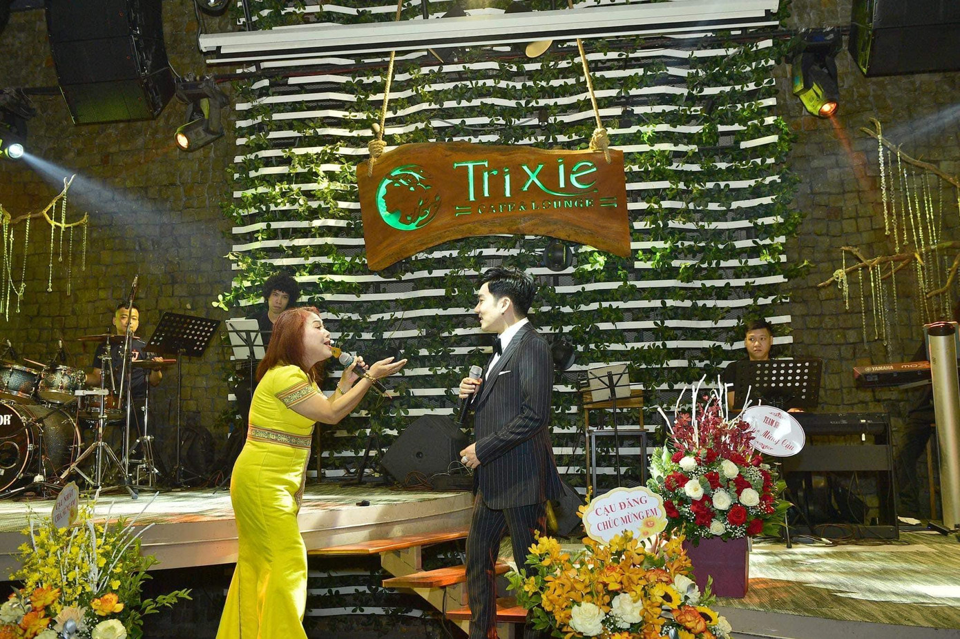 Quang Hà là đàn em thân thiết của Siu Black. Quang Hà là đàn em thân thiết của Siu Black.