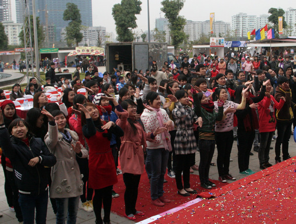 cách vỗ tay và giới thiệu tên thú vị của Nhật Bản