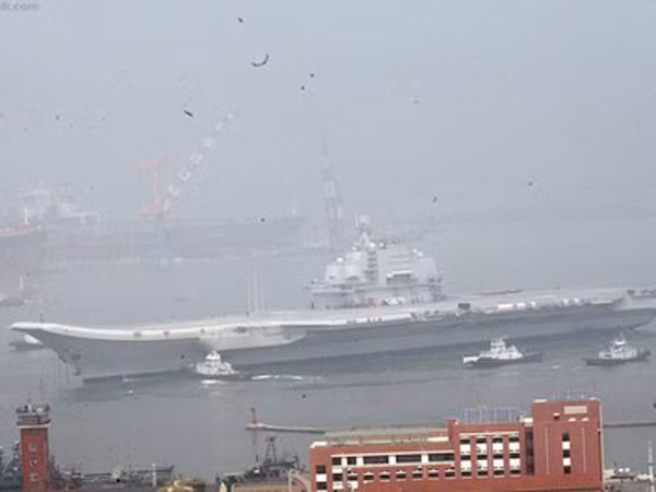 Tàu sân bay đầu tiên của Trung Quốc