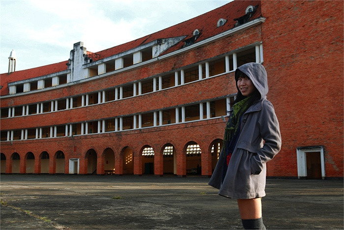 Chính điểm đặc biệt đó đã khiến Lycée Yersin, hay tên thường gọi là Trường Cao đẳng sư phạm Đà Lạt ghi điểm trong mắt các nhà phê bình, các kiến trúc sư