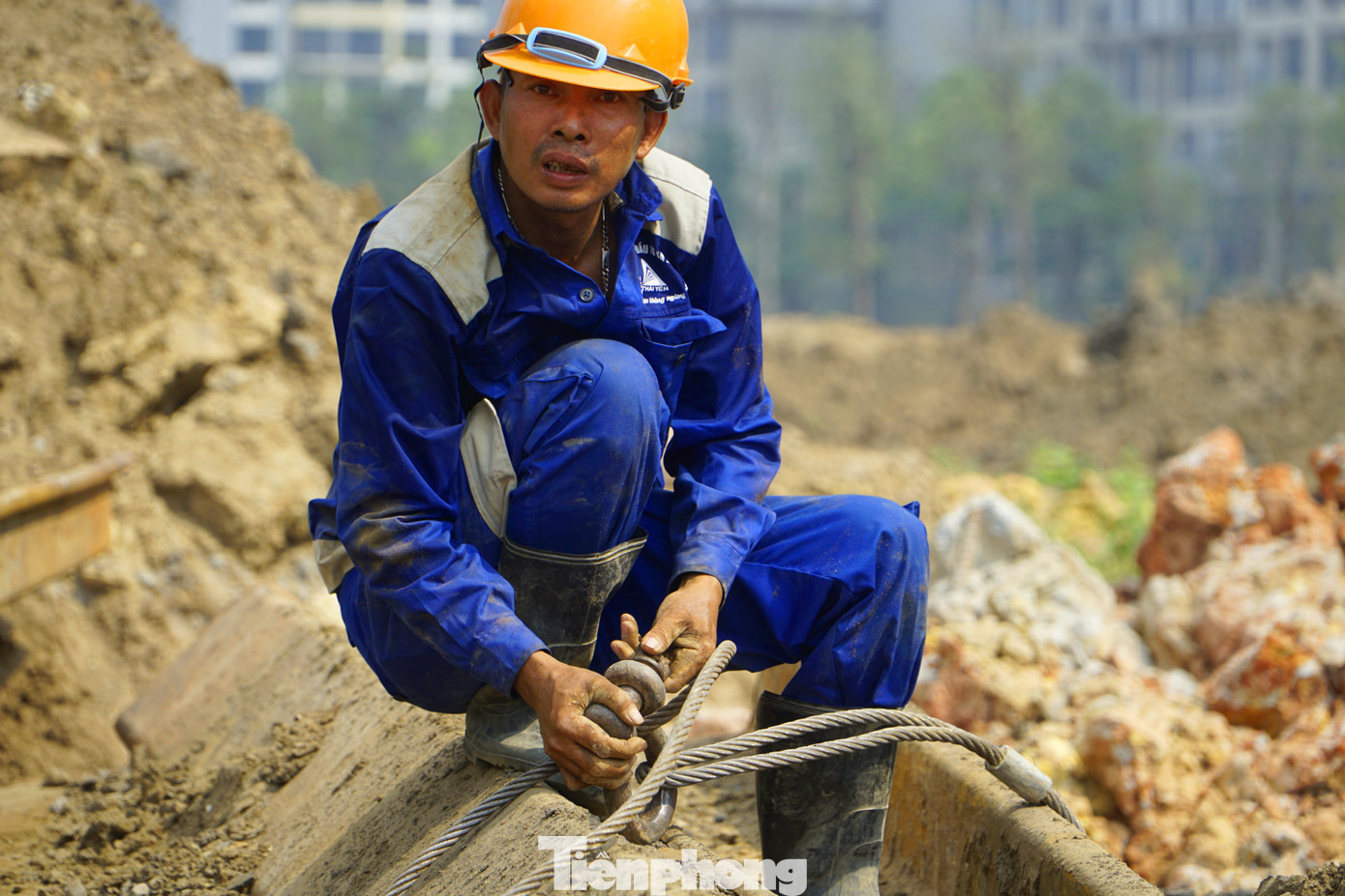 Công nhân tất bật thi công trên công trường &quot;đại dự án&quot; Vành đai 3 TPHCM.