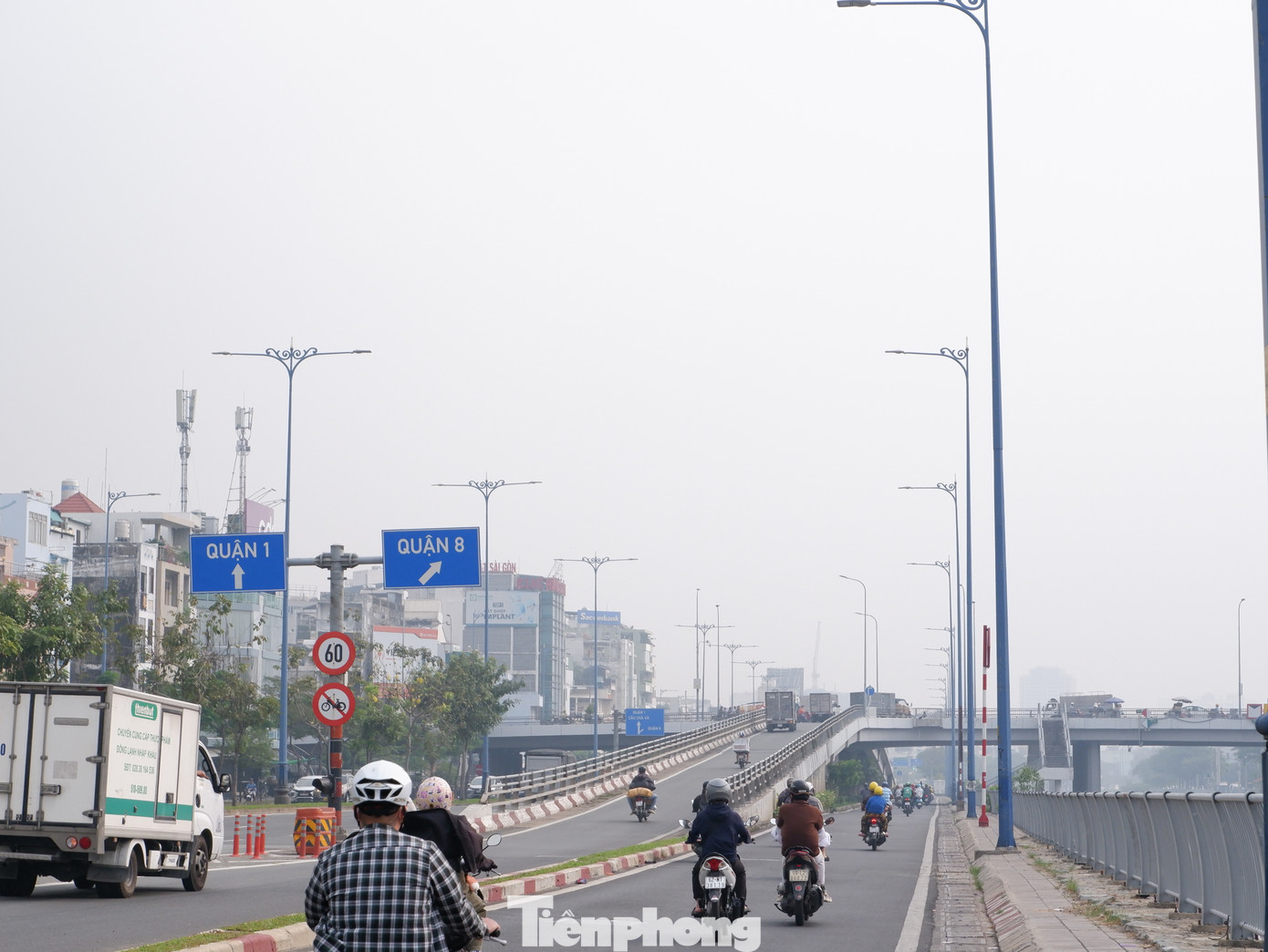 Cũng theo Air Visual, chỉ số chất lượng không khí TPHCM lúc 9h30 ngày 5/1 ở mức 164, xếp thứ 9 về ô nhiễm trên bảng xếp hạng gồm 110 thành phố lớn trên thế giới.