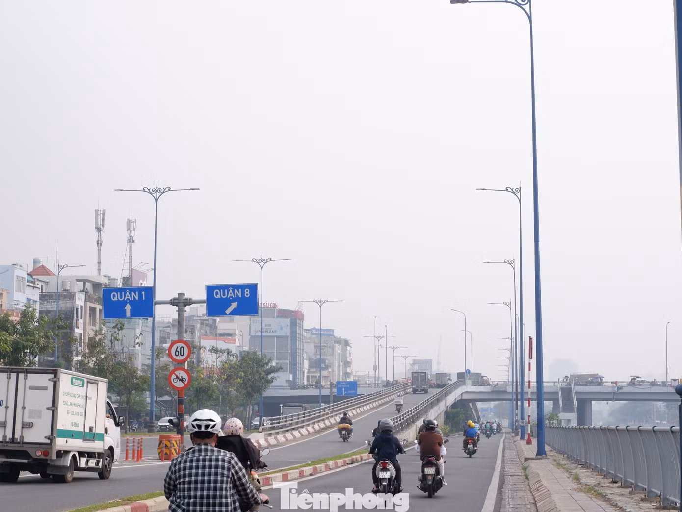 Cũng theo Air Visual, chỉ số chất lượng không khí TPHCM lúc 9h30 ngày 5/1 ở mức 164, xếp thứ 9 về ô nhiễm trên bảng xếp hạng gồm 110 thành phố lớn trên thế giới.