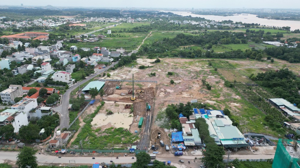 Công trường thi công gói thầu XL03 (dự án Vành đai 3 TPHCM) đoạn qua TP Thủ Đức.