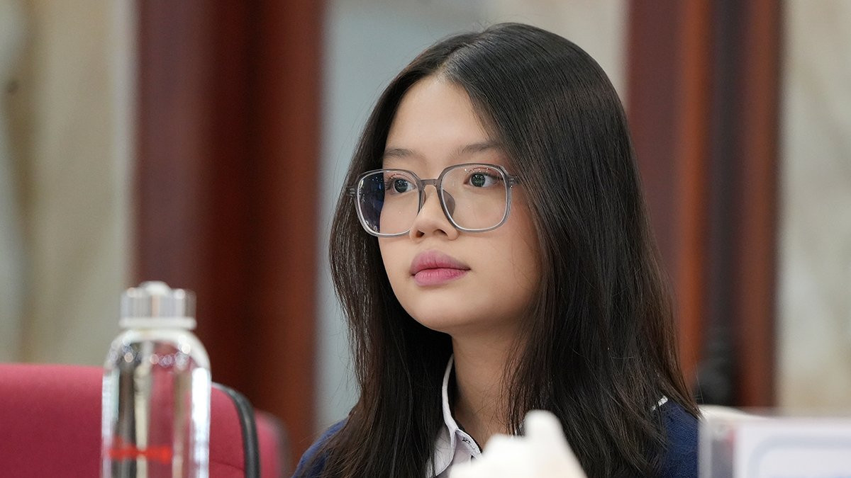 Lê Tuệ Nhi, học sinh lớp 11D3, Trường THPT Trần Phú