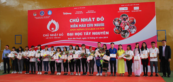 Chủ nhật Đỏ đồng loạt diễn ra ở nhiều tỉnh, thành ảnh 74