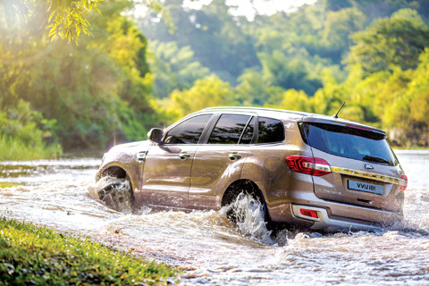 Ford Everest 2018 đầy sung mãn, làm nóng cuộc đua SUV cỡ trung ảnh 1
