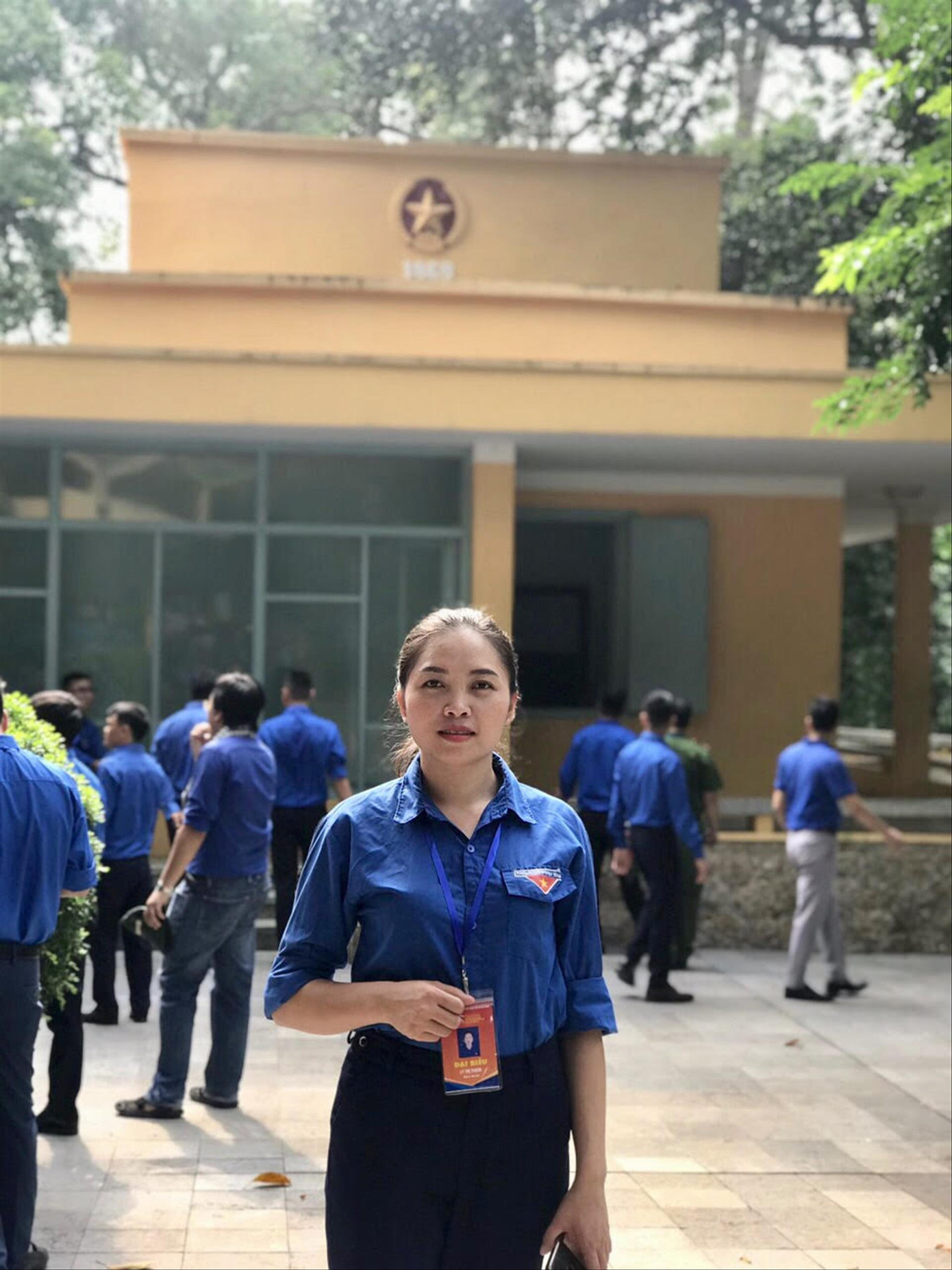 Nghị lực phi thường của nữ Bí thư Đoàn xã địu con lên giảng đường ảnh 1