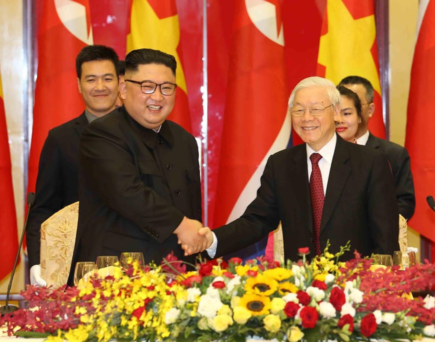 Đoàn tàu bọc thép Triều Tiên đã vào ga Đồng Đăng ảnh 43 Đoàn tàu bọc thép Triều Tiên đã vào ga Đồng Đăng ảnh 43