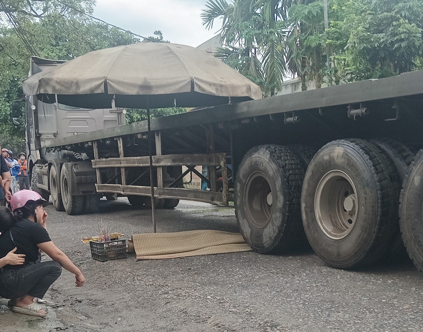 Hiện trường vụ tai nạn khiến chị Th tử vong.