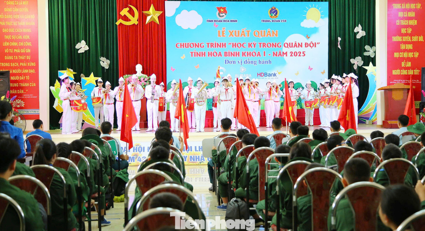 Lễ xuất quân chương trình Học kỳ trong Quân đội - Khóa I năm 2025.