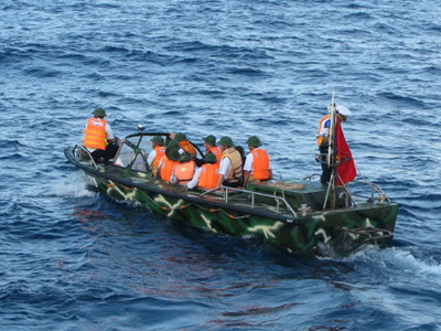 Xuồng CQ-01 hoạt động tại quần đảo Trường Sa. Xuồng CQ-01 hoạt động tại quần đảo Trường Sa