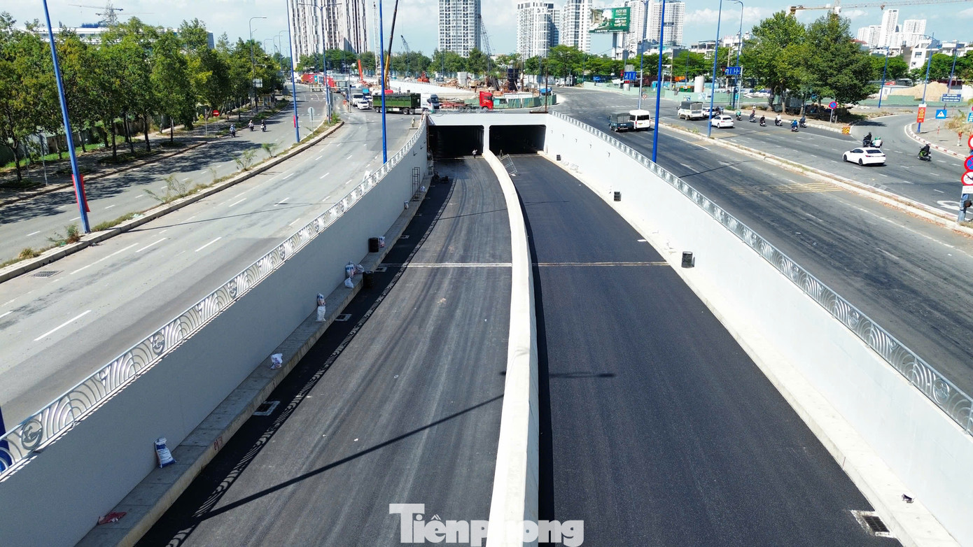 Theo Ban Quản lý Dự án đầu tư xây dựng các công trình giao thông TPHCM (Ban Giao thông, chủ đầu tư) hiện nay công trình hầm chui HC1 đã hoàn tất các hạng mục chính và chuẩn bị thông xe vào ngày 9/5 tới.