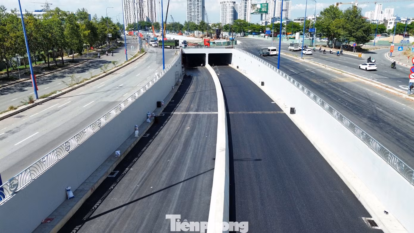 Theo Ban Quản lý Dự án đầu tư xây dựng các công trình giao thông TPHCM (Ban Giao thông, chủ đầu tư) hiện nay công trình hầm chui HC1 đã hoàn tất các hạng mục chính và chuẩn bị thông xe vào ngày 9/5 tới.