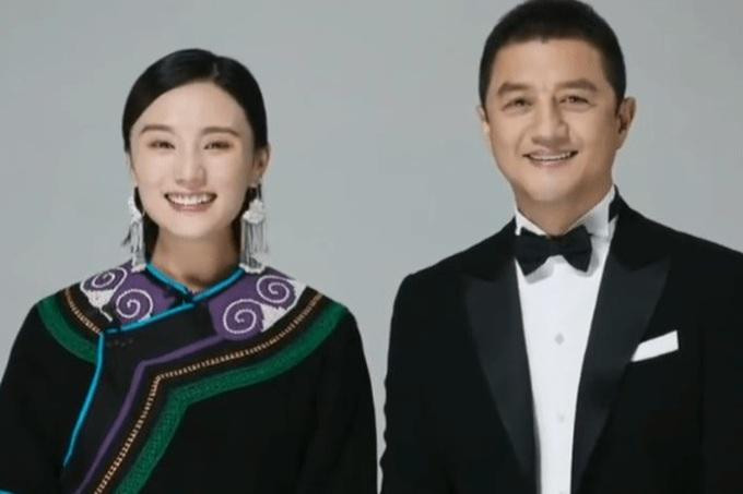 Lý Á Bằng và bạn gái kém 19 tuổi, Hải Hà Kim Hỷ, xác nhận kết hôn vào đầu năm 2022 (Ảnh: Sina). Lý Á Bằng và bạn gái kém 19 tuổi, Hải Hà Kim Hỷ, xác nhận kết hôn vào đầu năm 2022 (Ảnh: Sina).