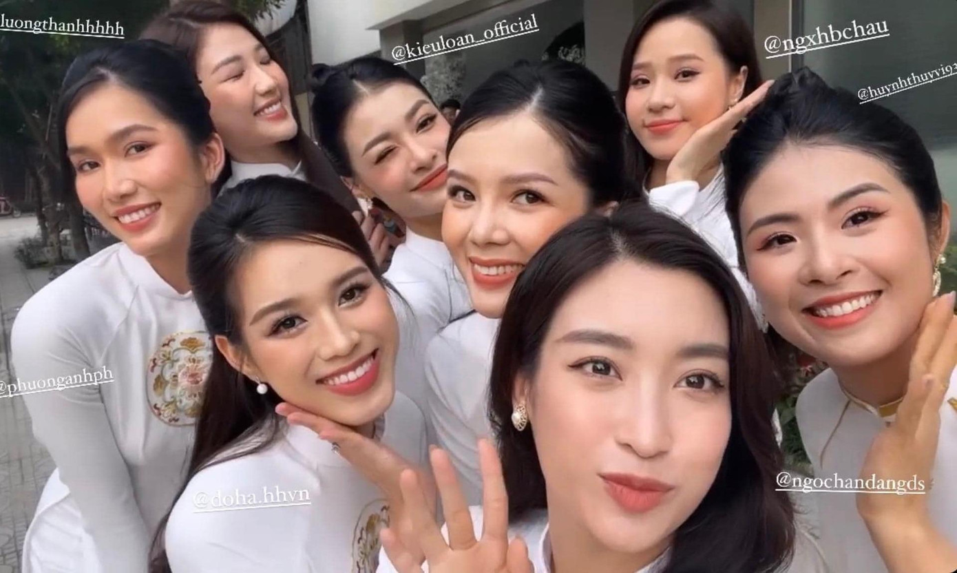 Đỗ Mỹ Linh, Đỗ Thị Hà, Ngọc Hân, Kiều Loan, Phương Anh trong lễ ăn hỏi Phương Nga - Bình An.