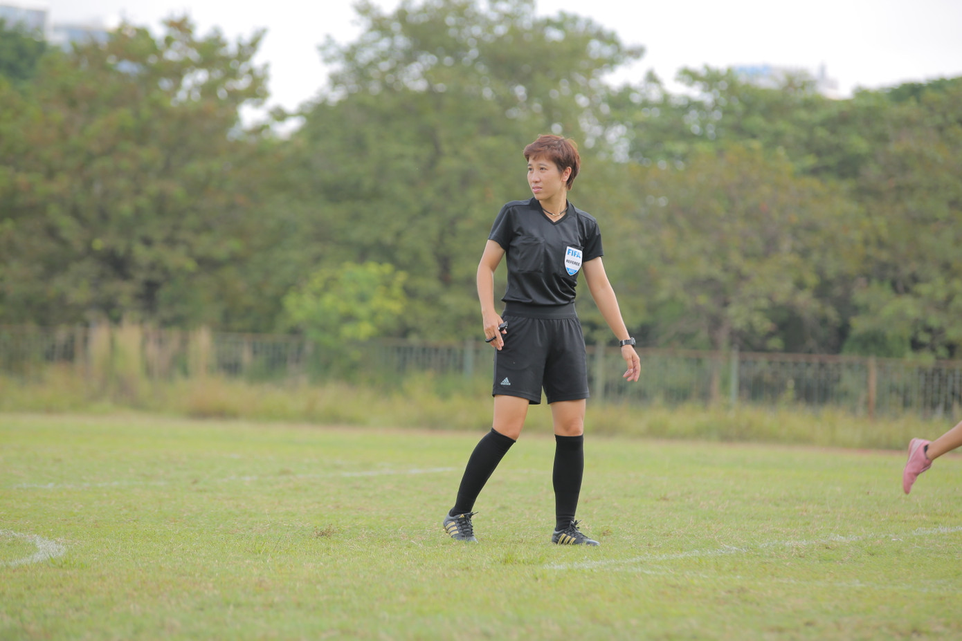 Nữ trọng tài FIFA Bùi Thị Thu Trang điều khiển trận đấu Nữ trọng tài FIFA Bùi Thị Thu Trang điều khiển trận đấu