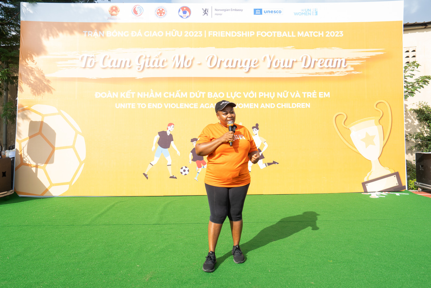 Bà Caroline Nyamayemombe, Quyền trưởng văn phòng UN Women Việt Nam phát biểu Bà Caroline Nyamayemombe, Quyền trưởng văn phòng UN Women Việt Nam phát biểu