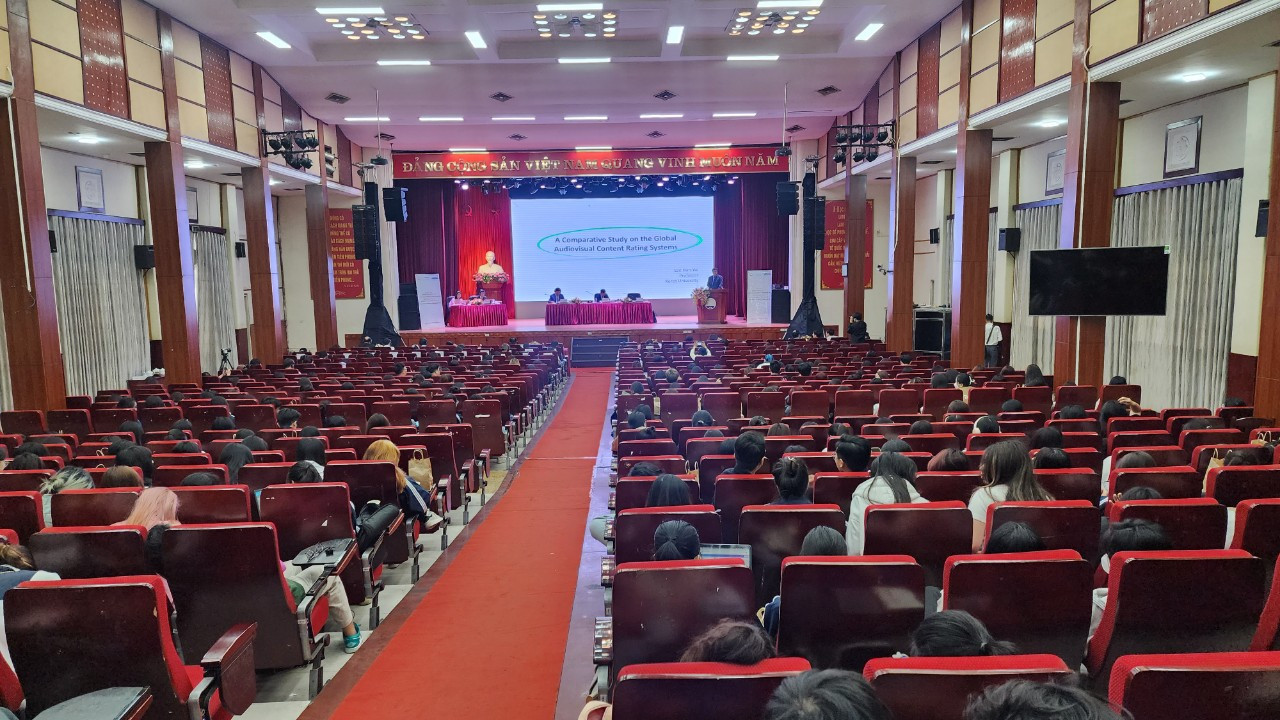 Toàn cảnh buổi hội thảo ngày 1/11 Toàn cảnh buổi hội thảo ngày 1/11