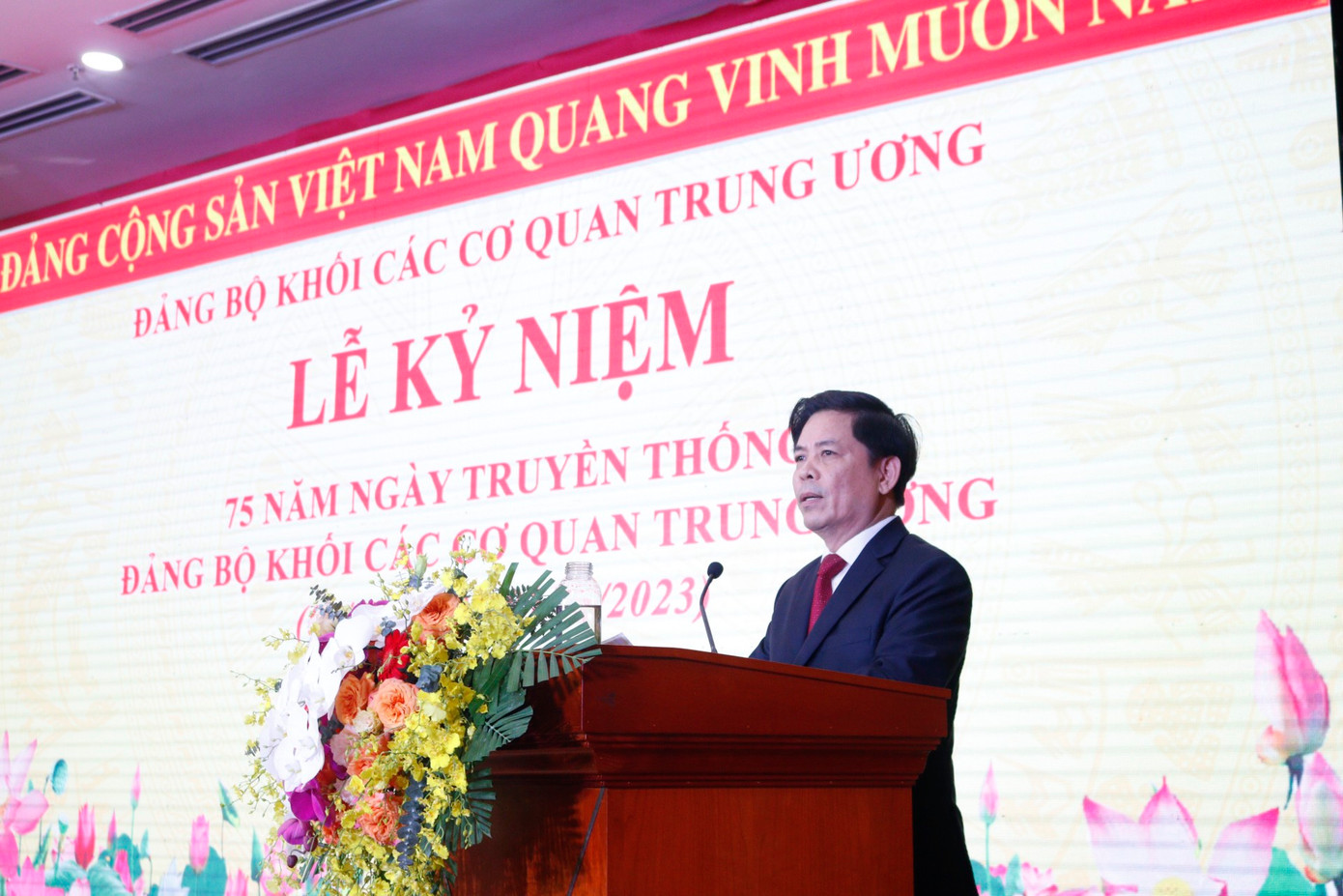Ông Nguyễn Văn Thể, Bí thư Đảng ủy Khối phát biểu tại buổi lễ