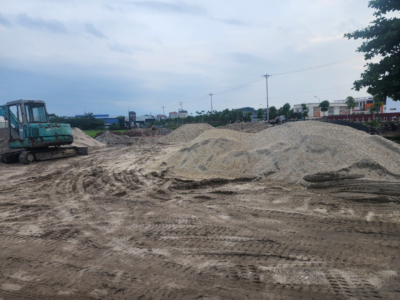 Nhu cầu cát xây dựng tại nhiều địa phương rất cao. Nhu cầu cát xây dựng tại nhiều địa phương rất cao.