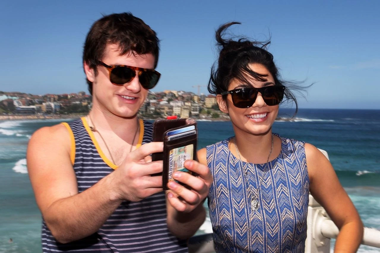 Josh từng là bạn trai cũ của Vannesa Hudgens