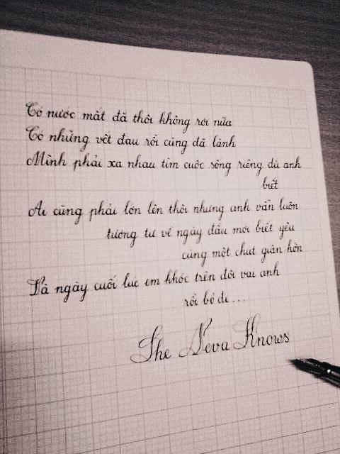 Nét chữ của hot girl Mờ Naïve. Ảnh: FB