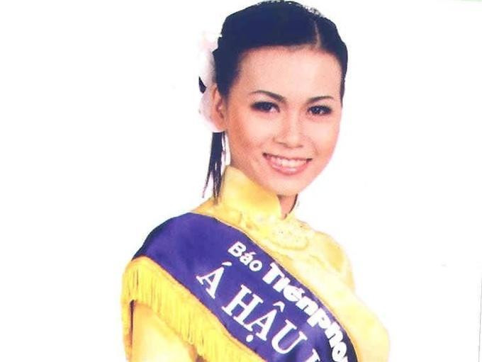 Nguyễn Thị Ngọc Bích giành ngôi Á hậu 2 tại HHVN 2004. Nguyễn Thị Ngọc Bích giành ngôi Á hậu 2 tại HHVN 2004.