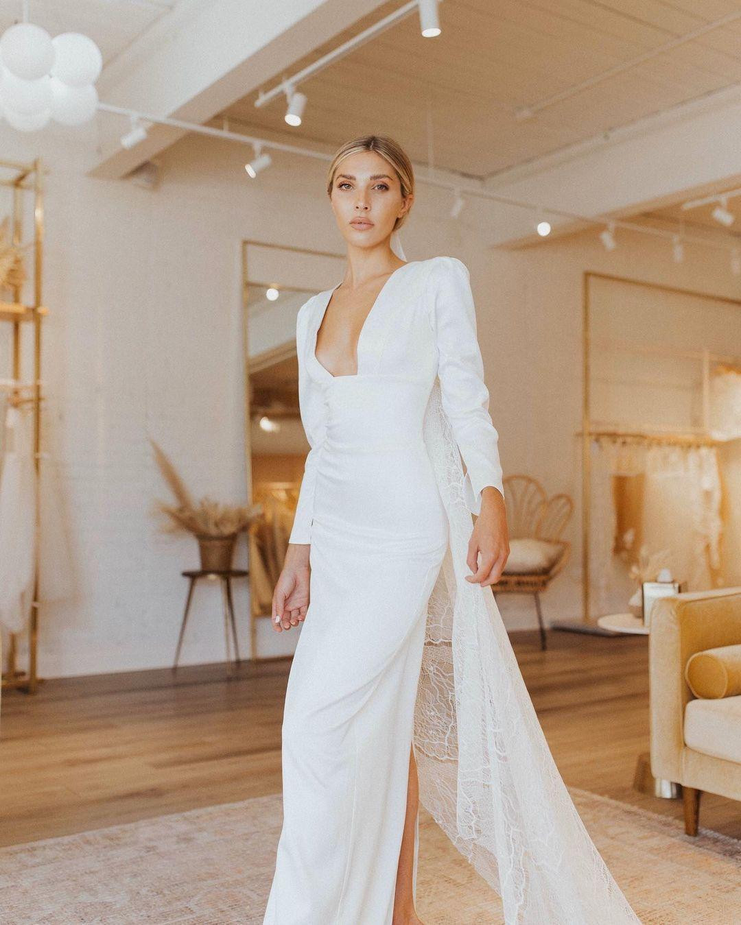 Trên trang cá nhân, người đẹp chia sẻ nhiều hình ảnh khi làm người mẫu cho các thương hiệu thời trang.