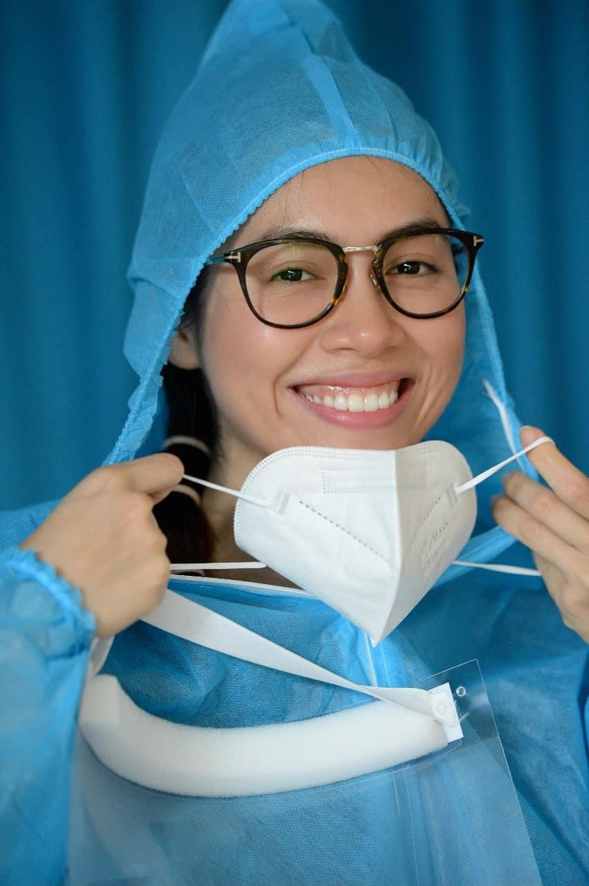 Người đẹp thừa nhận "làm công việc này rất dễ bị ghiền" sau 7 ngày làm tình nguyện viên.