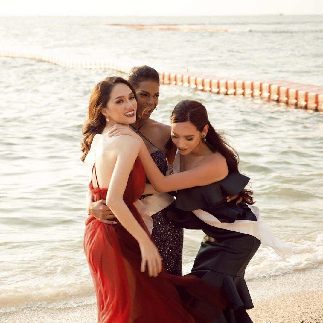 Tại cuộc thi năm đó, Kataluna Enriquez được coi là đối thủ của Hương Giang. Chung cuộc, Hương Giang đã giành ngôi vị Hoa hậu. Mặc dù vậy, hai người đẹp cũng có mối quan hệ thân thiết trong quá trình tham dự cuộc thi.