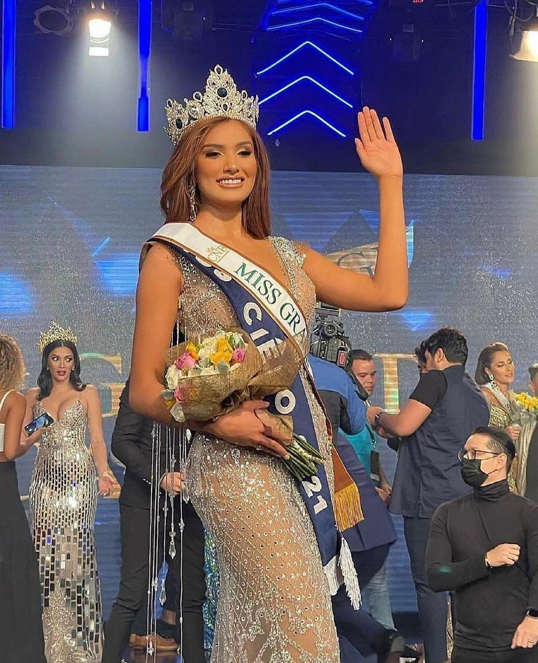 Đêm chung kết cuộc thi Miss Grand Ecuador 2021 diễn ra hôm 27/6/2021 với sự tham gia tranh tài của 6 thí sinh. Kết quả, người đẹp 21 tuổi Andrea Aguilera đã đăng quang ngôi vị cao nhất.