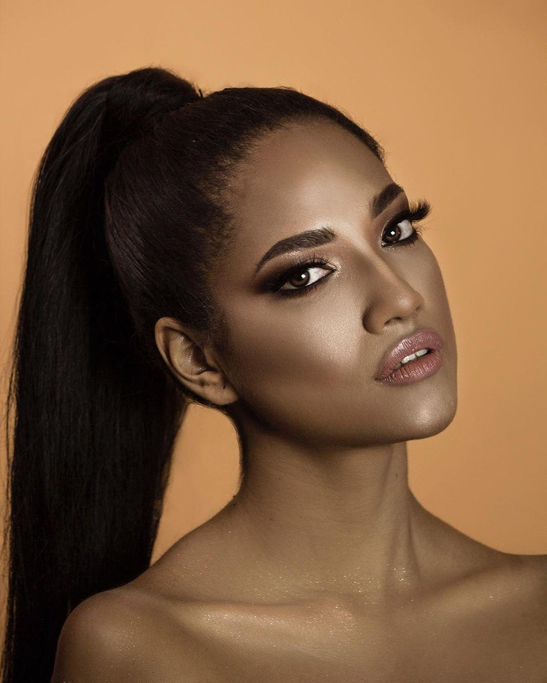 Trong 20 cô gái vào chung kết, Victoria Salcedo đang được nhận được sự quan tâm từ truyền thông vì là người khuyết tật.