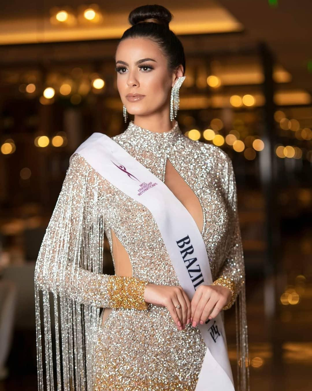 Lorena Rodrigues từng giành ngôi vị Á hậu 2 tại cuộc thi Miss Grand Brazil 2019. Trước đó, có nhiều tin đồn cho rằng BTC sẽ lựa chọn Á hậu 1 của cuộc thi Miss Grand Brazil 2020 trở thành tân Hoa hậu, tuy nhiên cơ hội đã được trao cho Lorena Rodrigues.