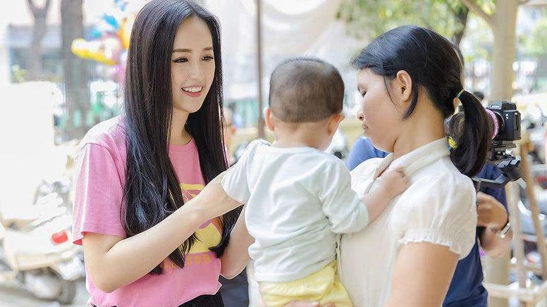 Mai Phương Thúy là hoa hậu rất chăm chỉ từ thiện.