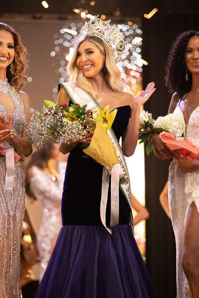 Cô nhận vương miện từ người tiền nhiệm là Abena Appiah - đương kim Hoa hậu Hòa bình Quốc tế 2020. Như vậy, người đẹp sẽ là đại diện tiếp theo của xứ sở cờ hoa tại Miss Grand International 2021 tổ chức vào cuối năm nay tại Thái Lan.