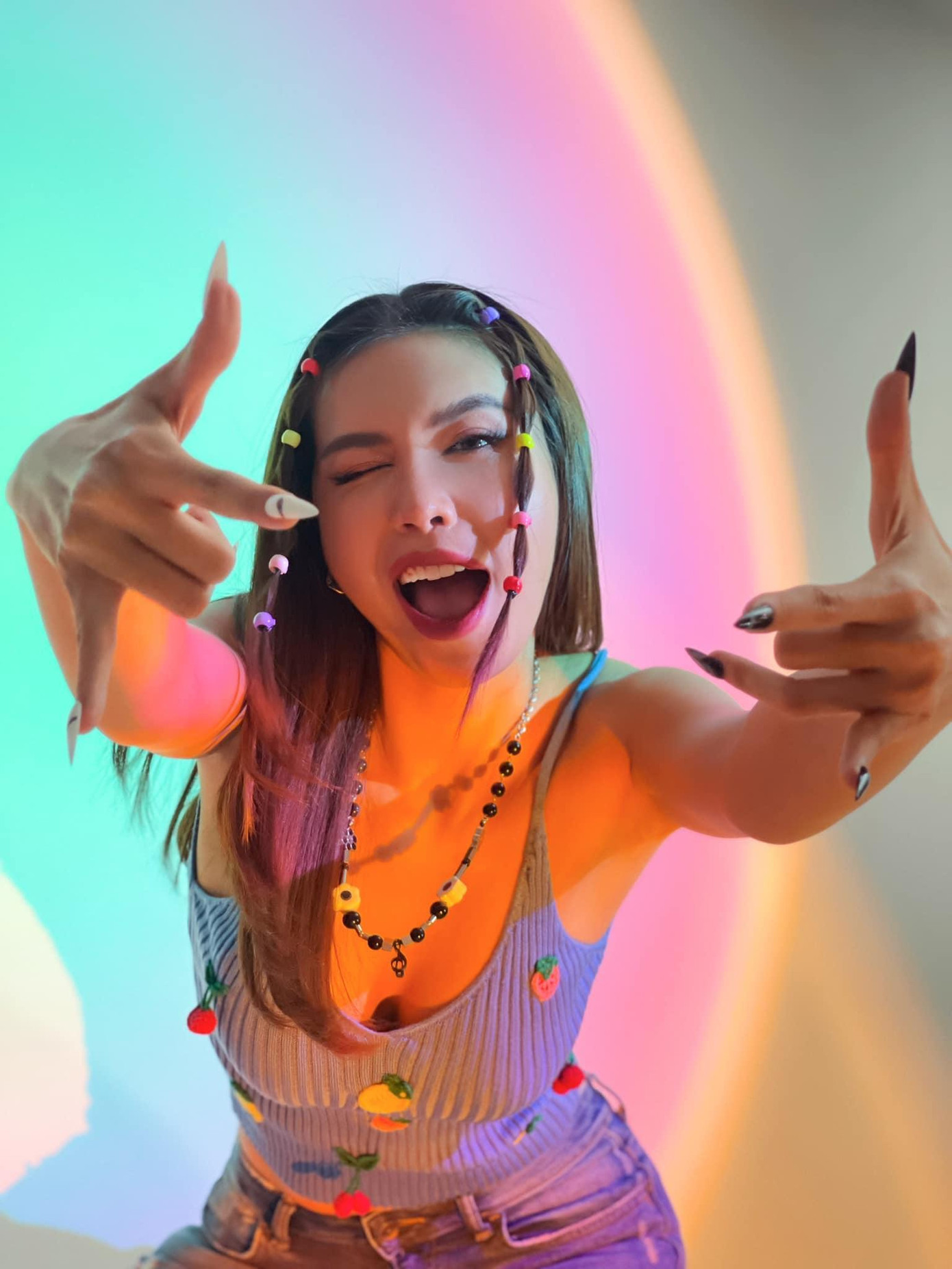 Hoa hậu Siêu quốc gia Việt Nam 2018 Minh Tú cá tính, nóng bỏng với phong cách đậm chất hip-hop.