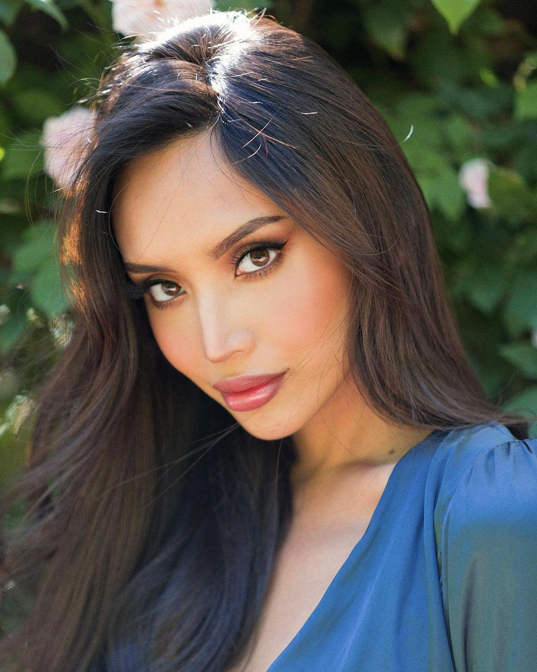 Kataluna Enriquez 27 tuổi, là con lai Mỹ - Philippines. Từ bé cô đã nhận ra sự khác biệt so với các bạn trai, và quyết định lớn lên sẽ chuyển giới.