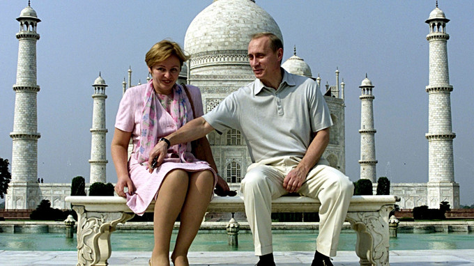 Vợ chồng Tổng thống Putin thời còn mặn nồng. Ảnh: Reuters. Vợ chồng Tổng thống Putin thời còn mặn nồng. Ảnh: Reuters