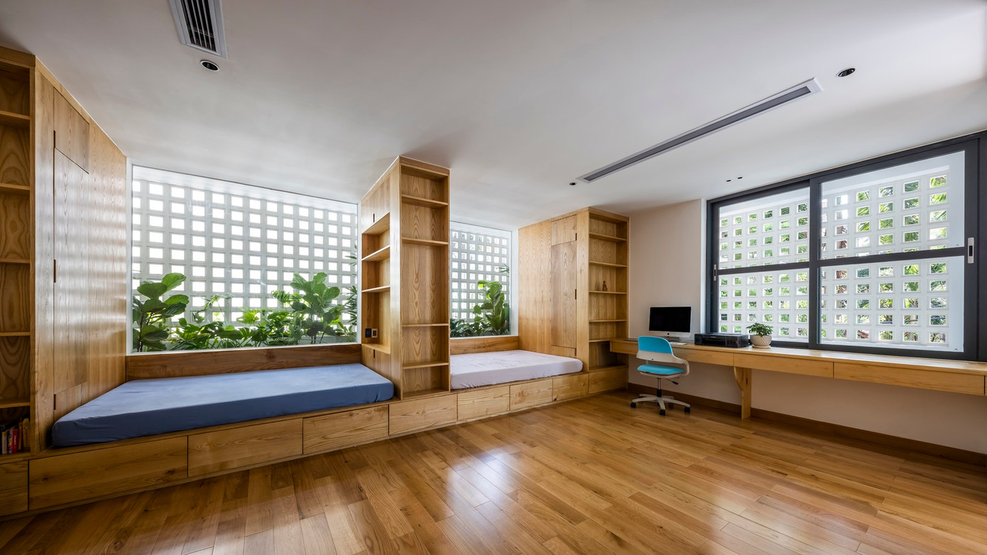 Tầng hai sắp xếp những không gian rộng lớn cho các hoạt động giải trí và thư giãn.